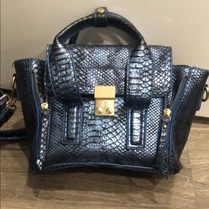 Blue snakeskin zipper bag